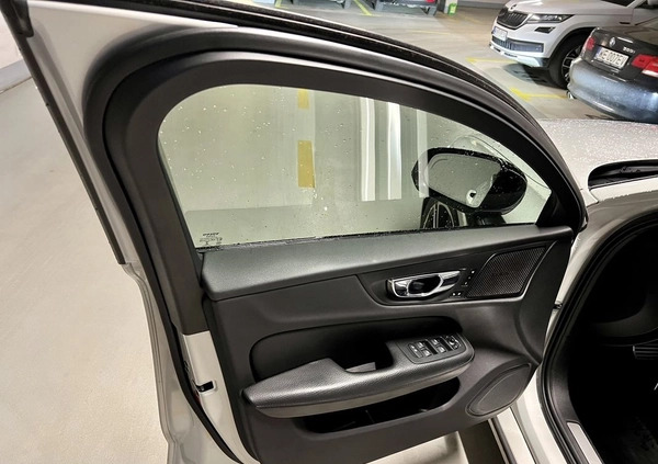 Volvo S60 cena 145000 przebieg: 77000, rok produkcji 2019 z Warszawa małe 277